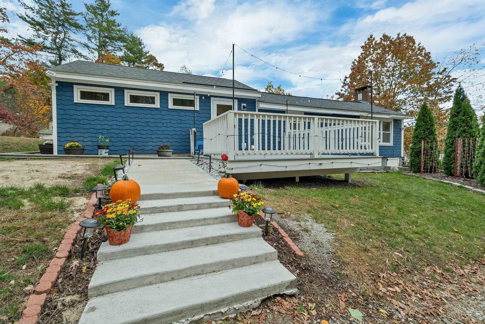 Property Photo:  45 Crescent Lane  NH 03109