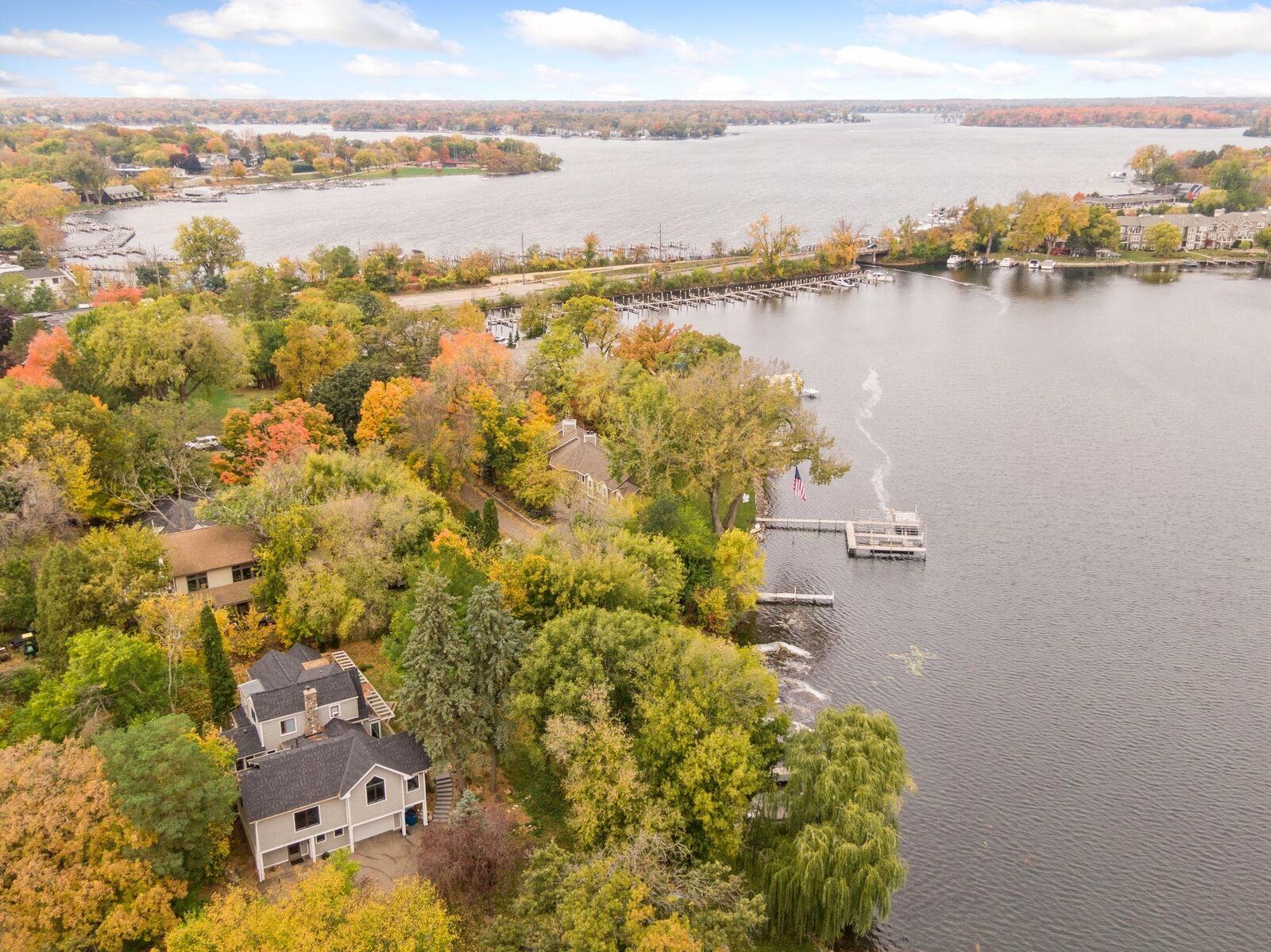 Property Photo:  859 Excelsior Boulevard  MN 55331