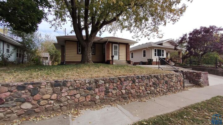 Property Photo:  2216 S Patterson  IA 51106-0000
