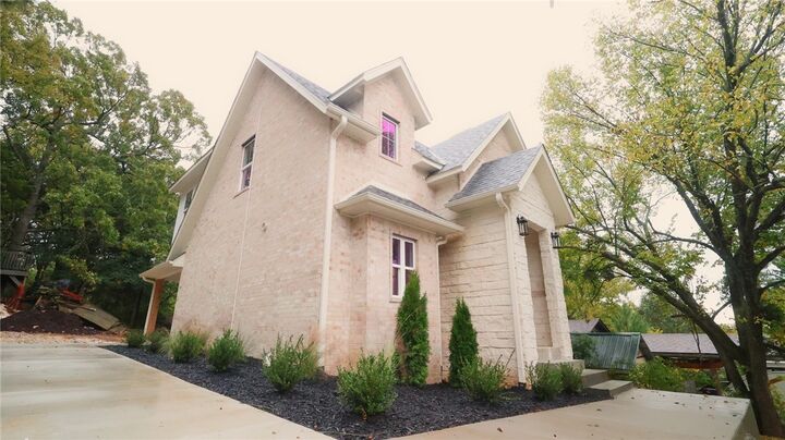 886 N Fritz Drive  Fayetteville AR 72701 photo