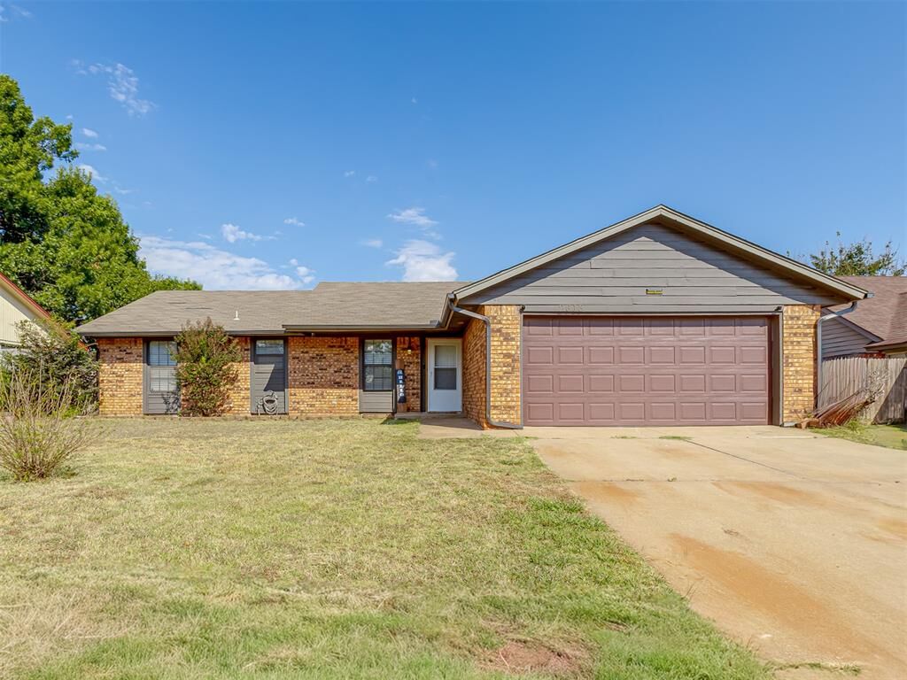 Property Photo:  2613 Glen Oaks Drive  OK 73071