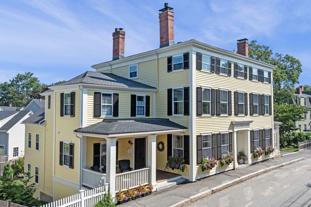 Property Photo:  45 Pleasant Street  MA 01945 