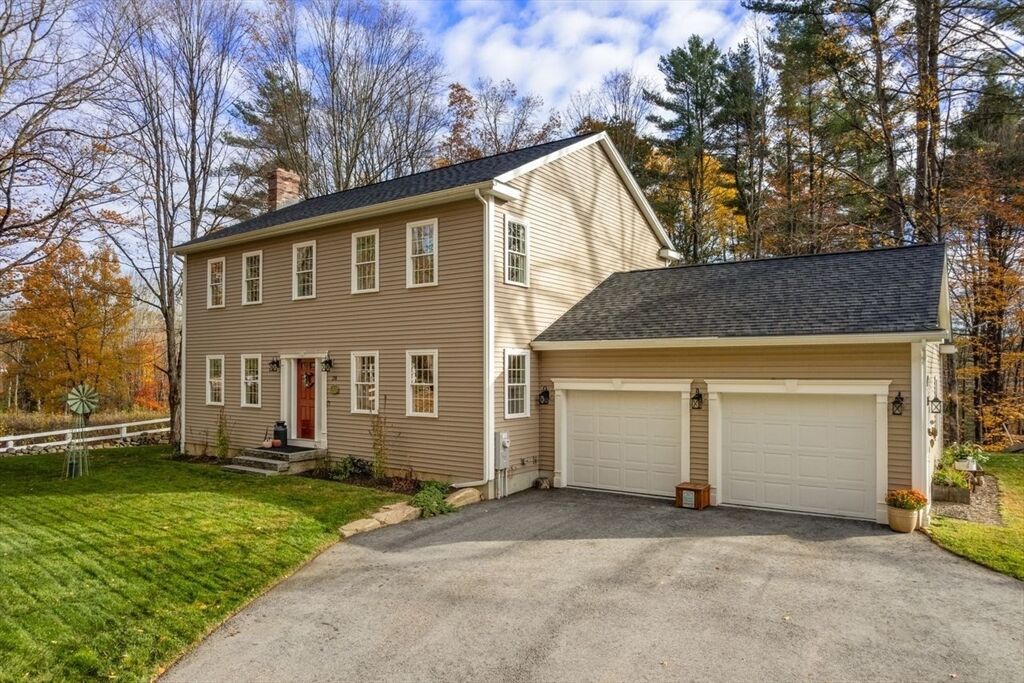 Property Photo:  28 Allen Rd  MA 01566