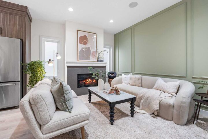 Property Photo:  308 11 Avenue NE 1  AB T2E 0Z1