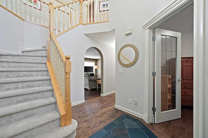 Property Photo:  41 Strathridge Crescent SW  AB T3H 3R9