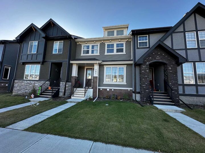 Photo de la propriété:  281 Waterford Boulevard  AB T1X 2P8