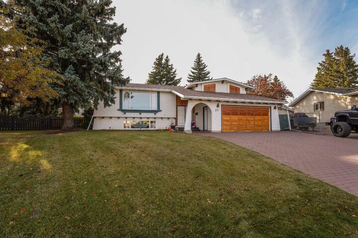 20 Allsop Close  Red Deer AB T4R 1A3 photo
