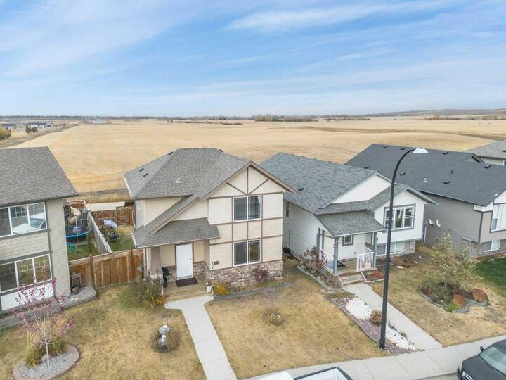 Property Photo:  126 Truant Crescent  AB T4P 0S8