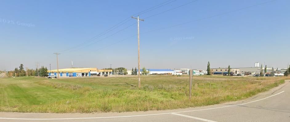 Property Photo:  132 &Amp 138 Clearmile Avenue  AB T4E 0A1 