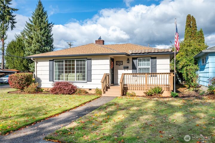 Property Photo:  2762  Louisiana Street  WA 98632