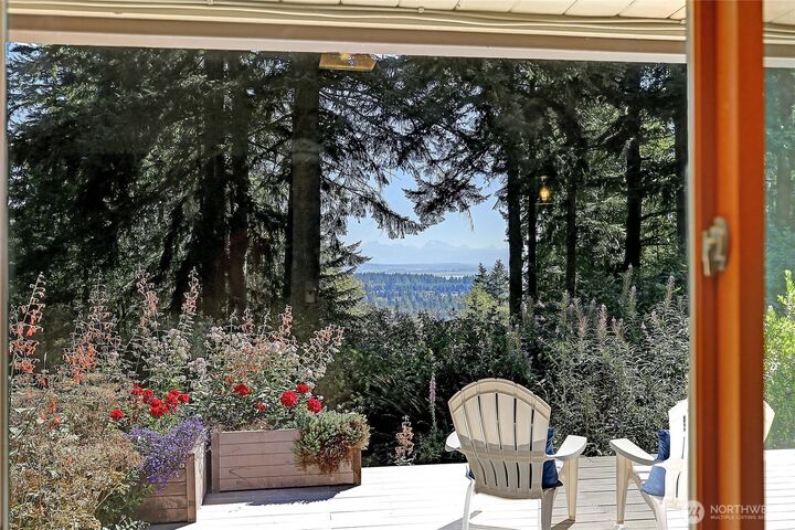 Property Photo:  563  Wayne'S Ridge Circle  WA 98282
