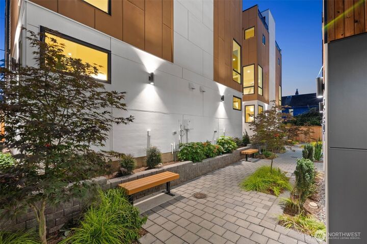 9229 B  16th Avenue SW  Seattle WA 98106 photo