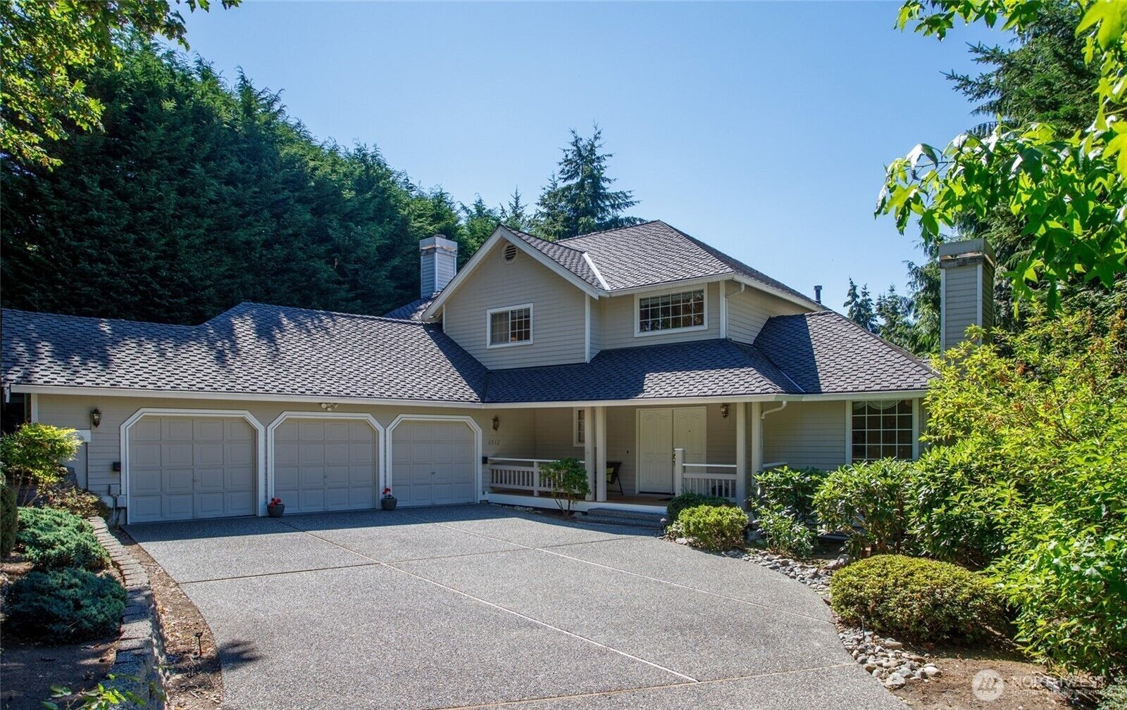 Property Photo: 6512 150th Place SE WA 98006