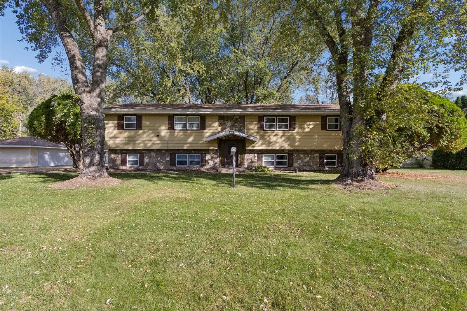 Property Photo: 14159 Talcott Drive IL 61080