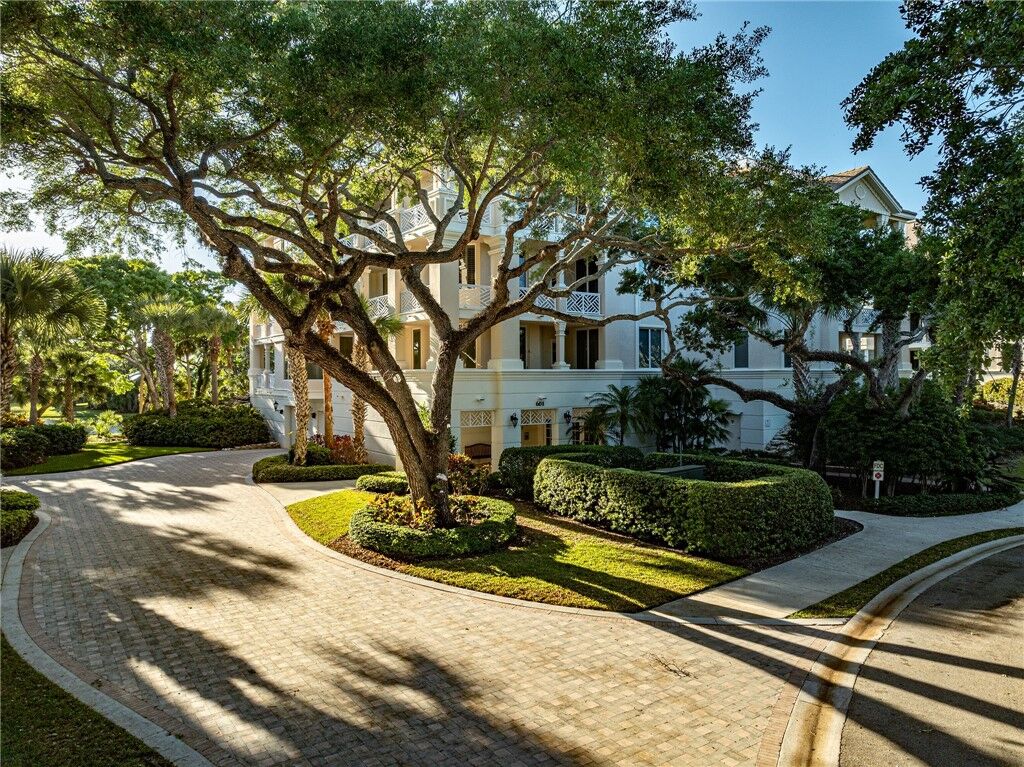 Property Photo:  601 N Swim Club Drive Pha  FL 32963