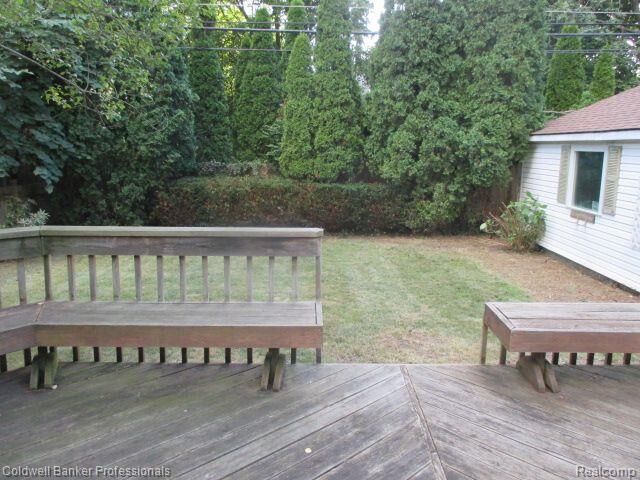 Property Photo:  554 Merritt Lane  MI 48009