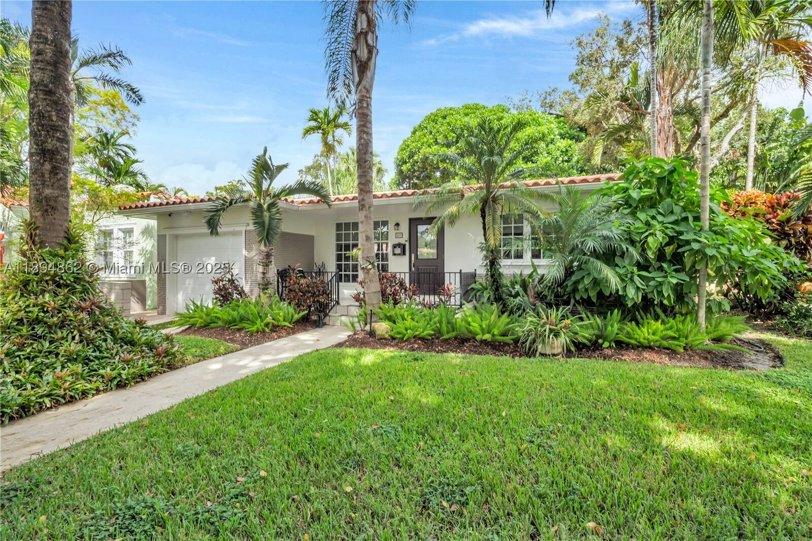 Property Photo:  817 Venetia Ave  FL 33134 