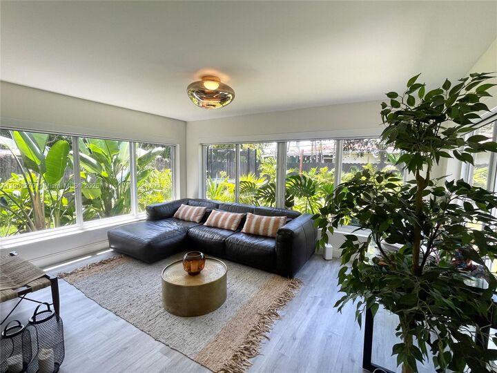 5733 Madison St  Hollywood FL 33023 photo