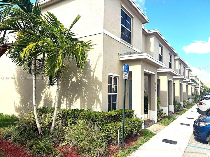 Property Photo:  476 NE 5th St 0  FL 33034