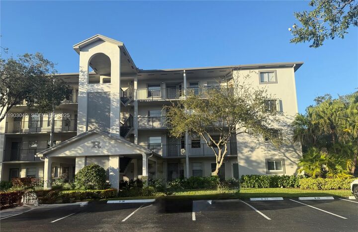 Property Photo:  12501 SW 14th St 314R  FL 33027 