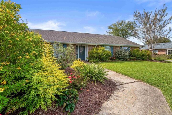 Property Photo:  4712 W Quail Hollow Drive W  LA 70605