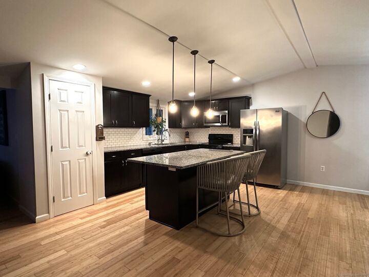 Property Photo:  25 Raymond Drive  CT 06451