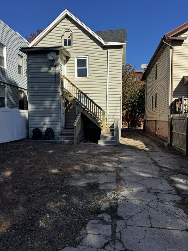 Property Photo:  72 Daggett Street  CT 06519