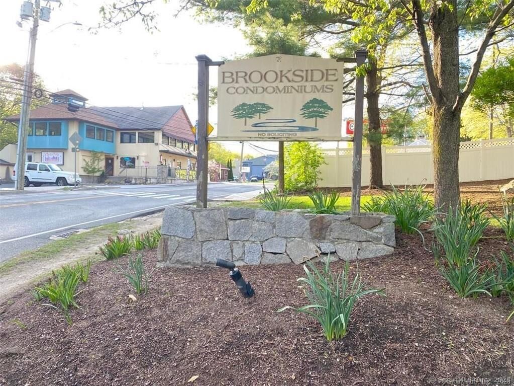 Property Photo:  7 Padanaram Road I181  CT 06811