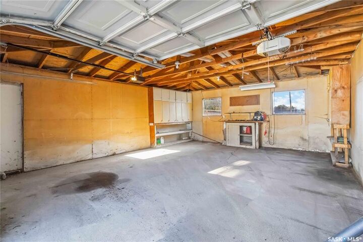 Property Photo:  1106 P Avenue N  SK S7L 2W7