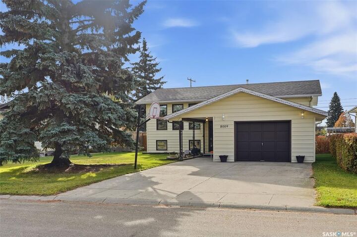 Property Photo:  8009 5th Street  SK S0K 3R0