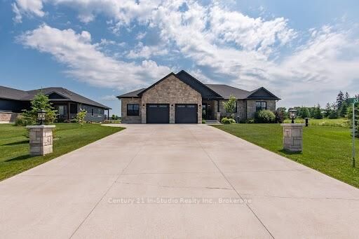 Photo de la propriété:  33 Nickason Drive  ON N0H 1A0