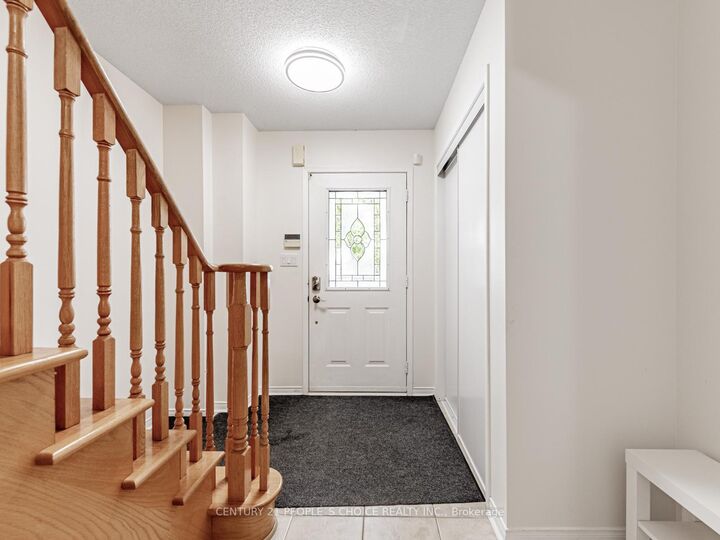 Photo de la propriété:  27 West Dean Park Drive 5  ON M9B 2R5