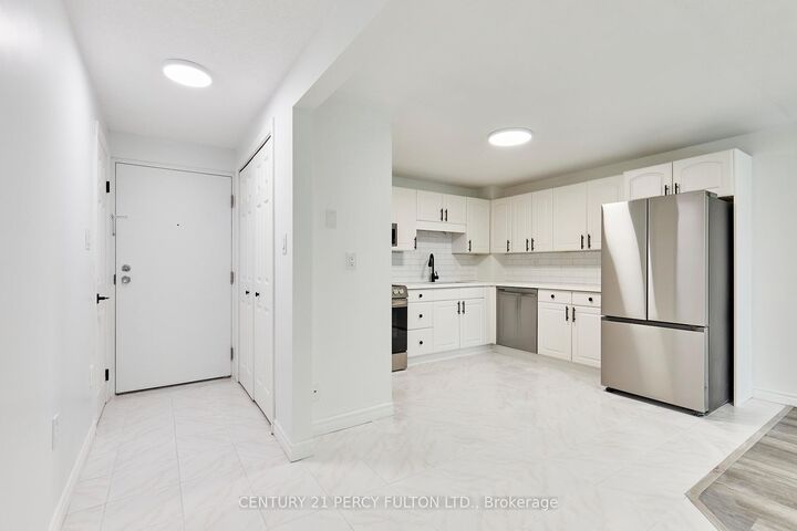 Photo de la propriété:  219 Main Street N 301  ON L9P 1C4 