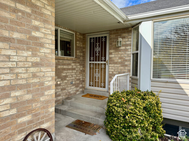 Property Photo:  160 W Hidden Hollow Cir  UT 84058 