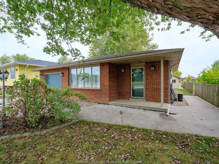 Photo de la propriété: 234 Renaud Line ON N8L 0J7