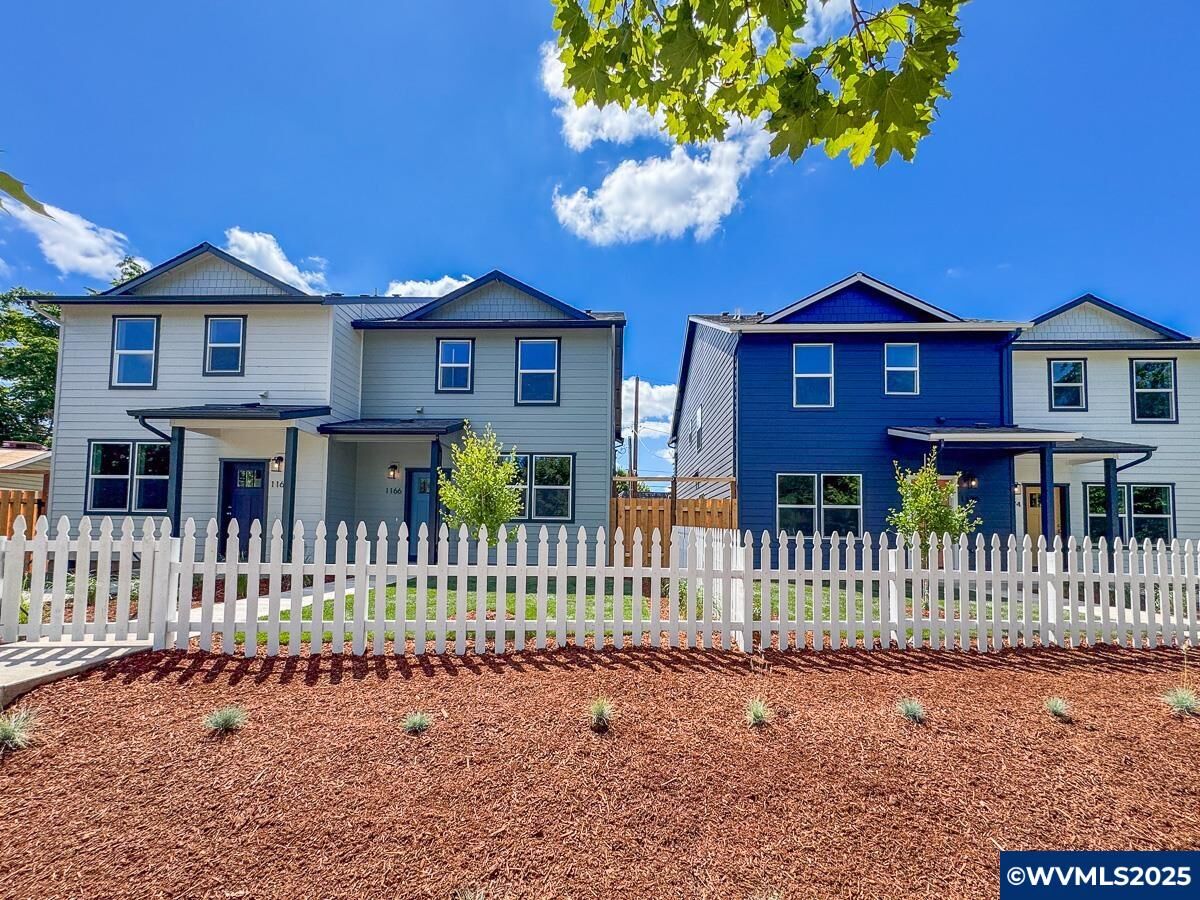 Property Photo:  1162-1174 7th St NW  OR 97304 