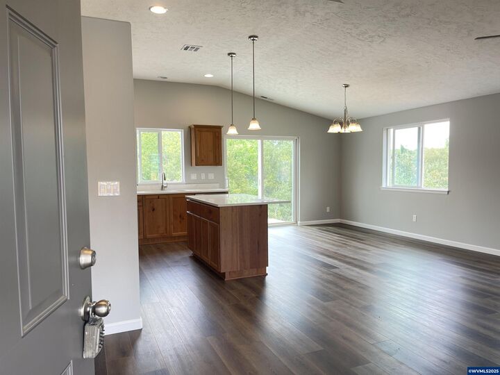 Property Photo:  1230 Hop St SW  OR 97321 