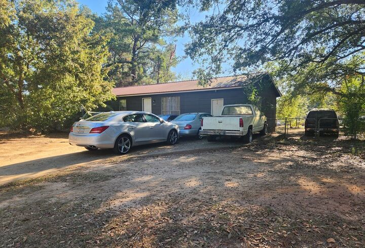 Property Photo:  2523 Beachview Dr  GA 31705 