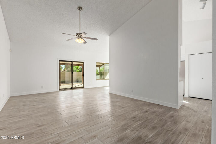 Property Photo: 8709 W Cambridge Avenue AZ 85037