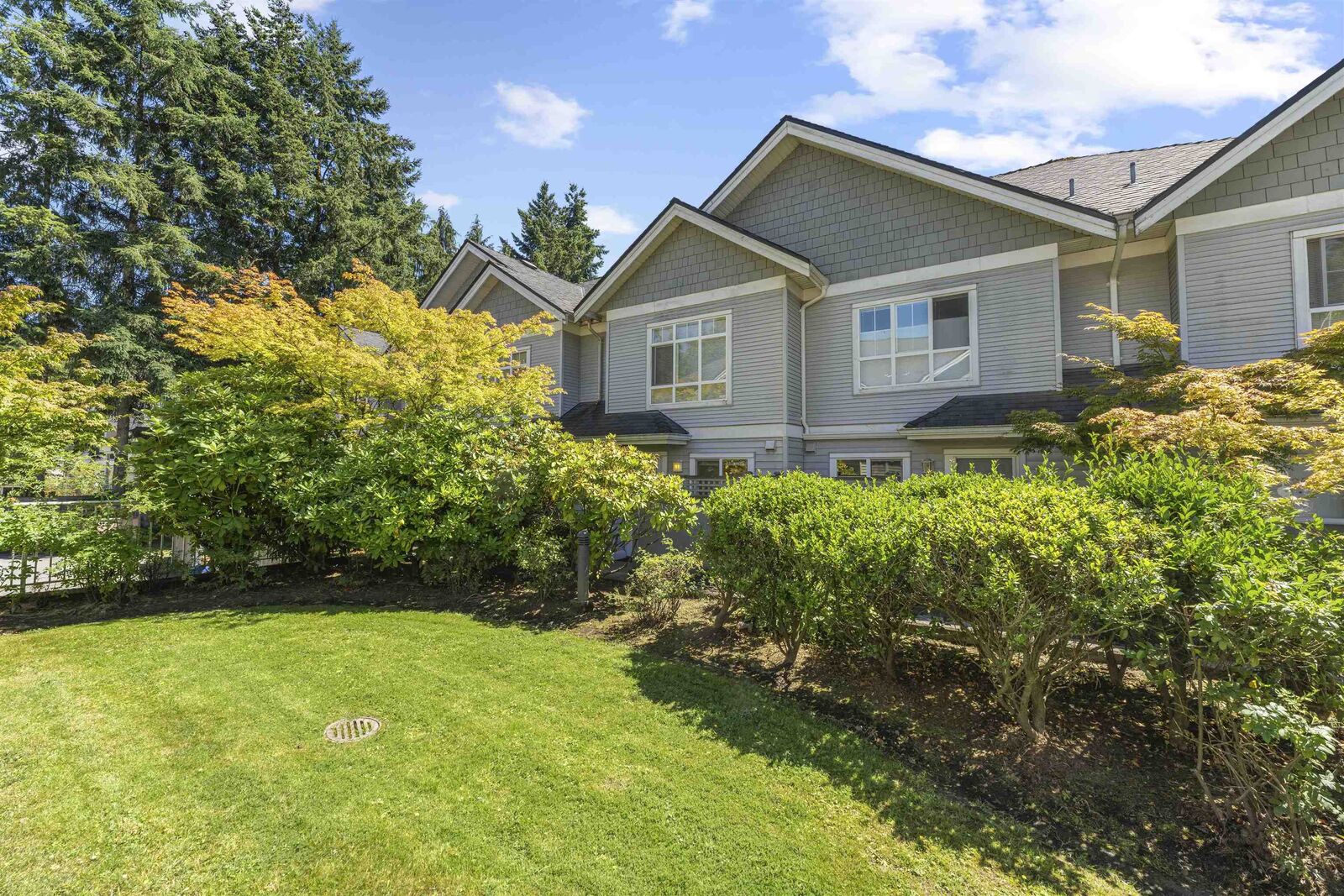 Property Photo:  6670 Rumble Street 27  BC V5E 4L4