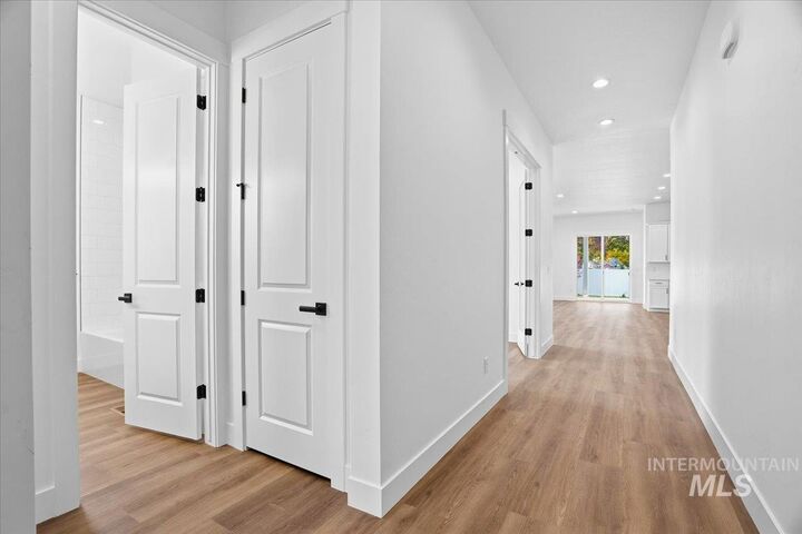 Property Photo: 900 N Falling Water Way ID 83616