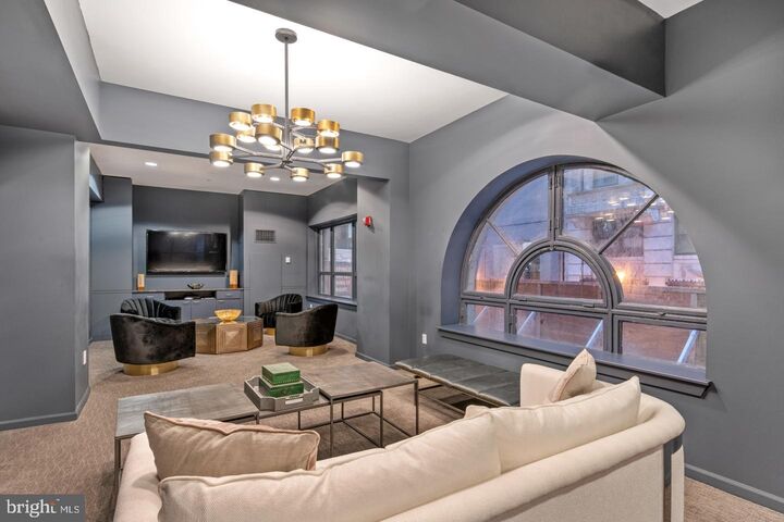 Property Photo:  1425 Locust Street 21A  PA 19102