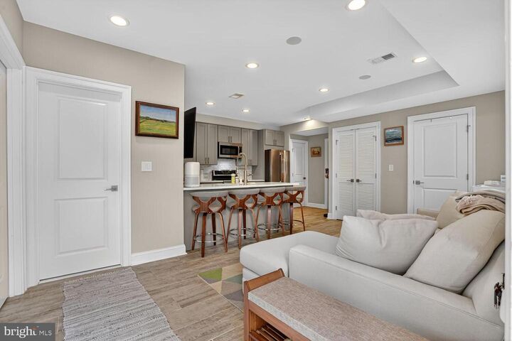 Property Photo:  1014 10th Street NE 1  DC 20002 