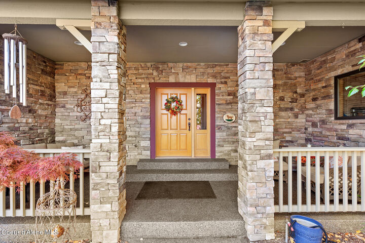 Property Photo:  2992 E Lake Forest Dr  ID 83835