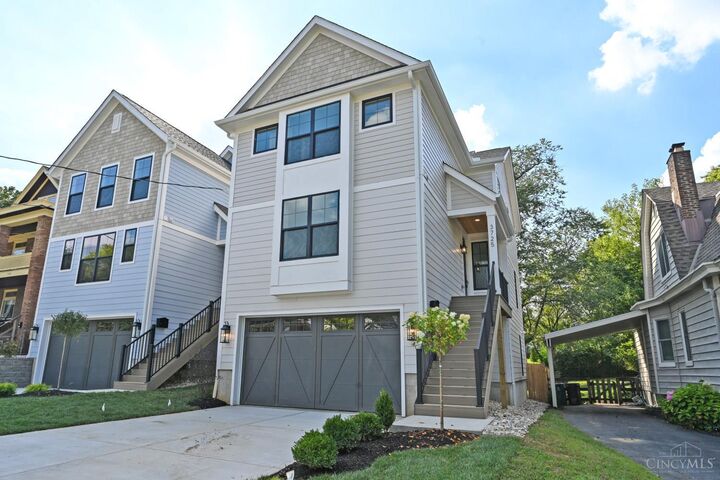 3725 Drakewood Drive  Cincinnati OH 45209 photo
