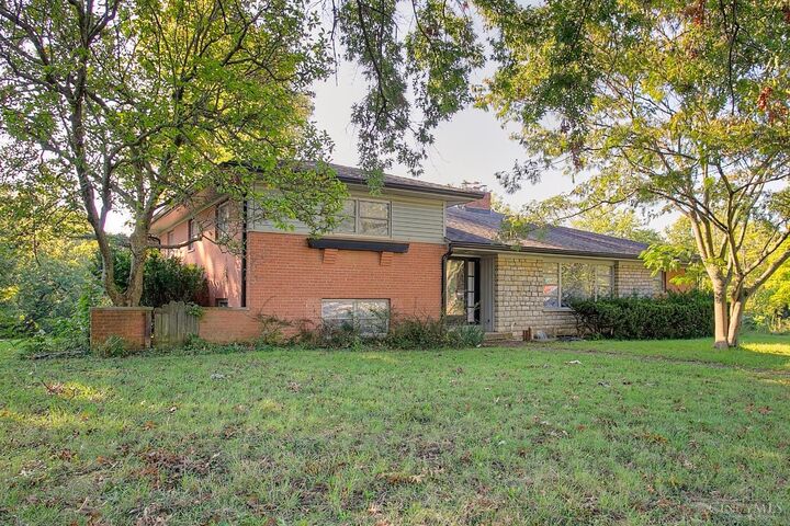 Property Photo:  1201 Sorrel Lane  OH 45150