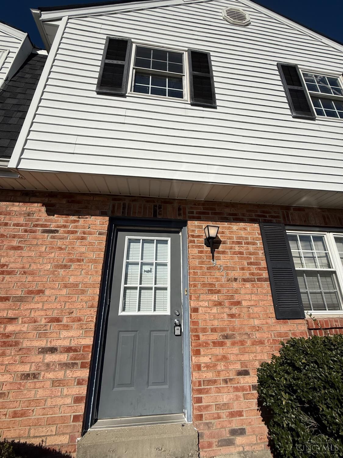 Property Photo:  951 Villa View Court  OH 45238 