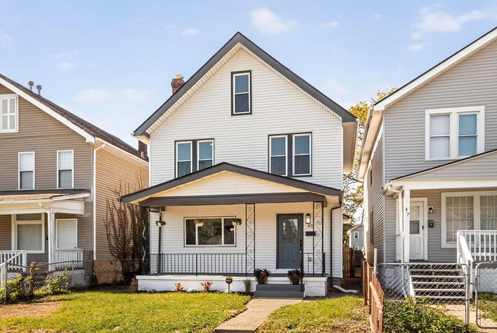 Property Photo:  45 N Guilford Avenue  OH 43222 