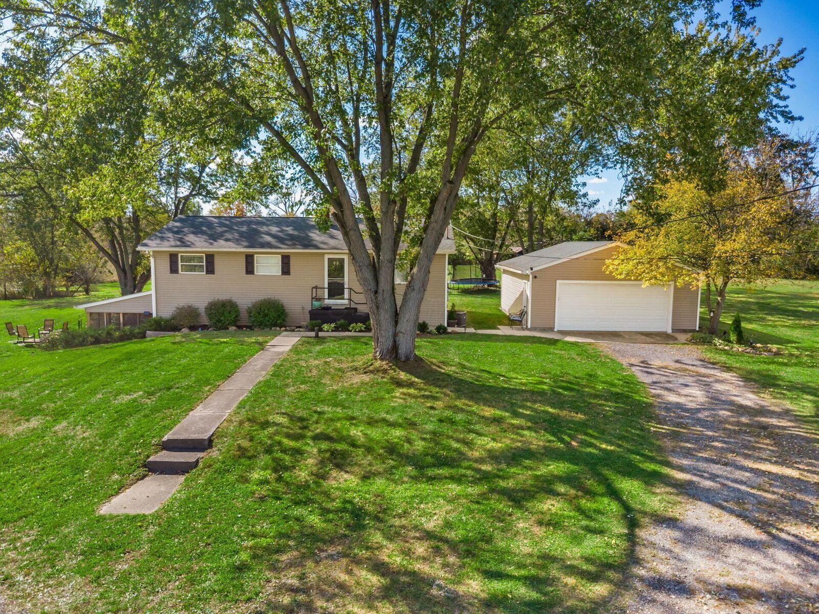 Property Photo:  4550 Lilly Chapel Opossum Road  OH 43140