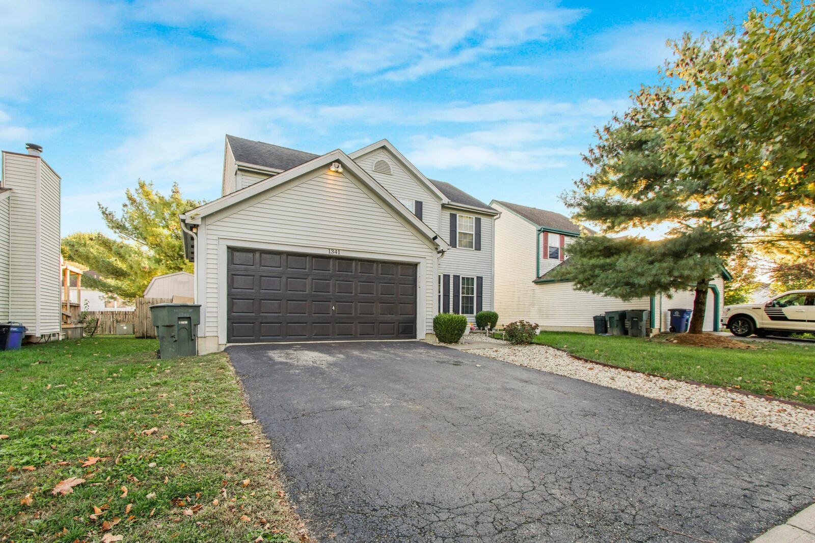 Property Photo:  1341 Halfhill Way  OH 43207